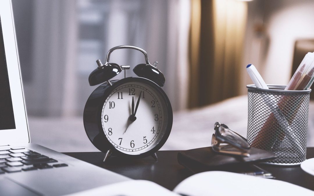 18h18 signification : Quelle est la signification des heures miroir ?