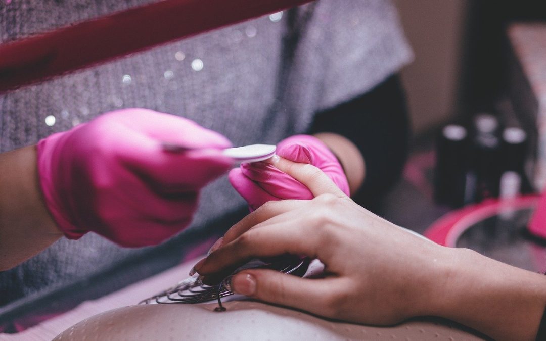 Ongle porcelaine : Quelle différence avec les autres types de poses d’ongles ?