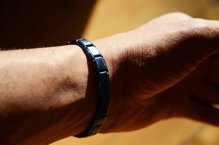 bracelet magnétique magnétothérapie