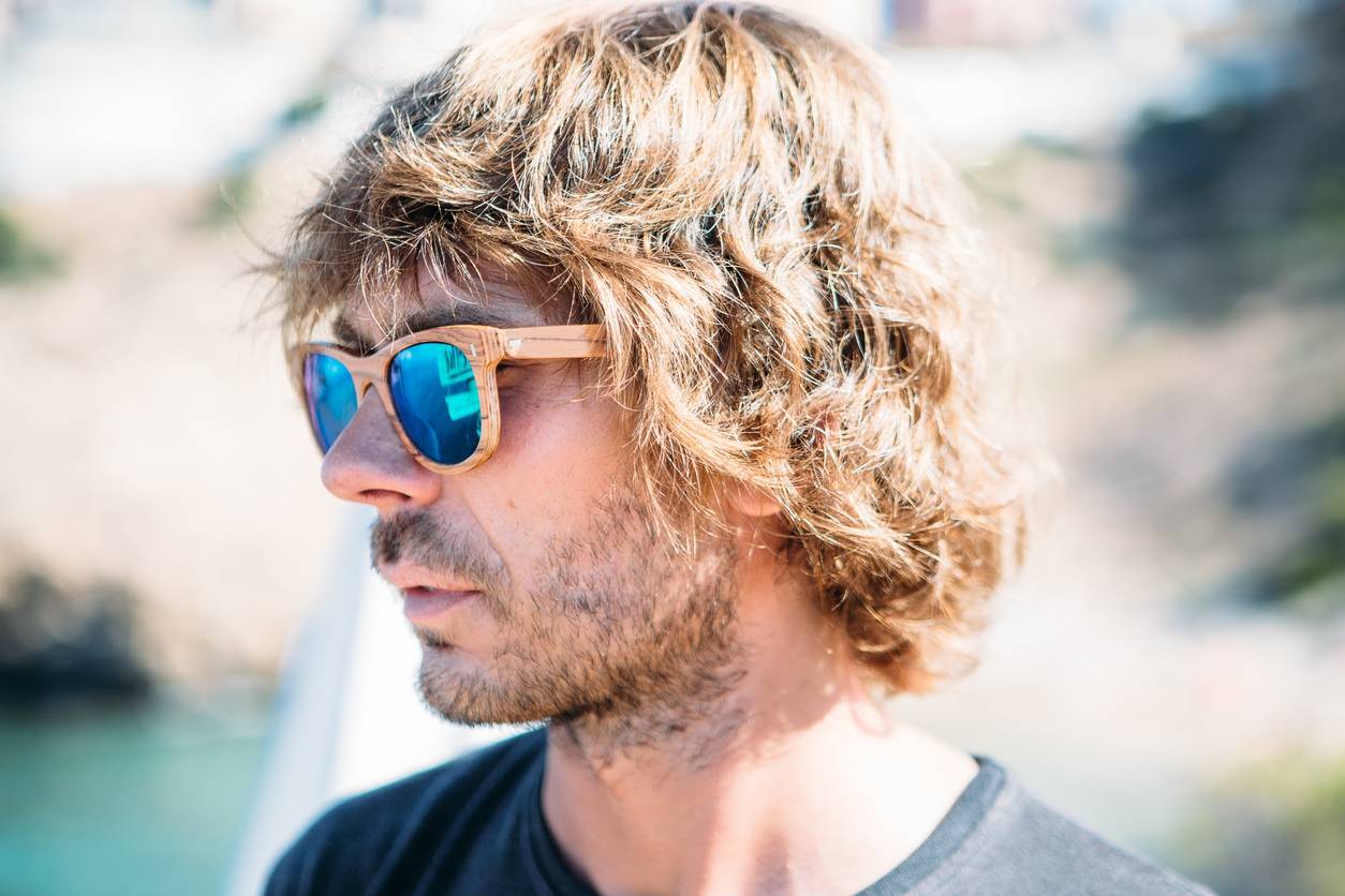 lunettes de soleil en bois