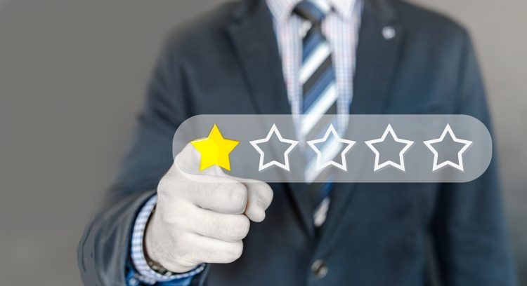 Comment gérer les critiques négatives?