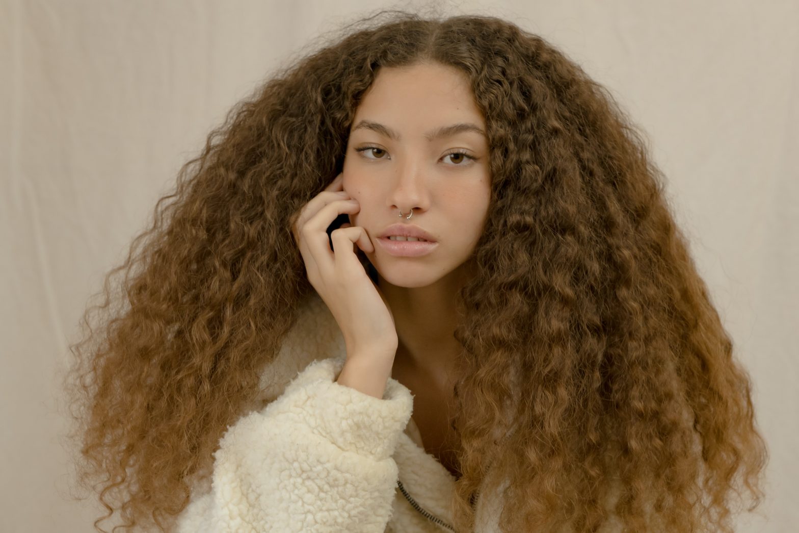 Les différents types de cheveux bouclés et leur entretien