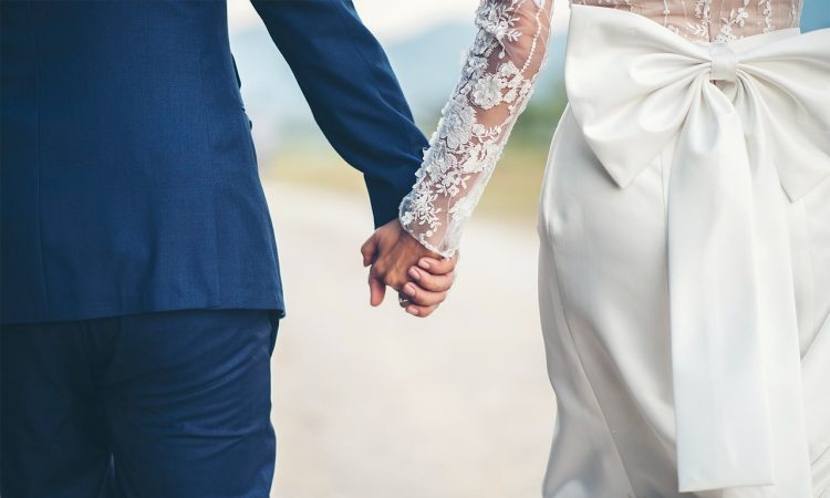 La tendance de la robe mariée avec cape