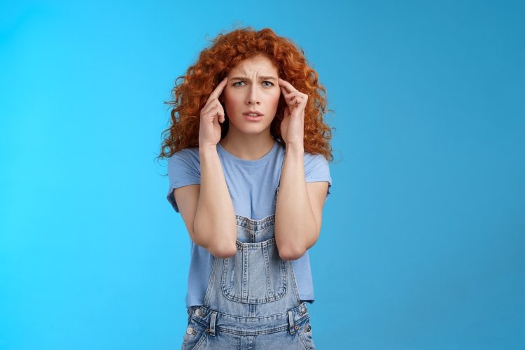 comment démêler des cheveux frisés très emmêlés ?