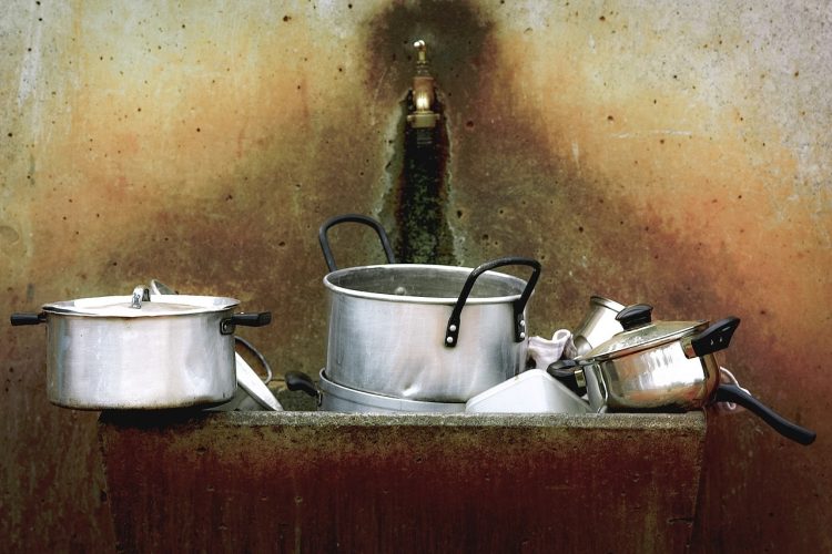 Comment nettoyer une casserole qui a pris au fond?