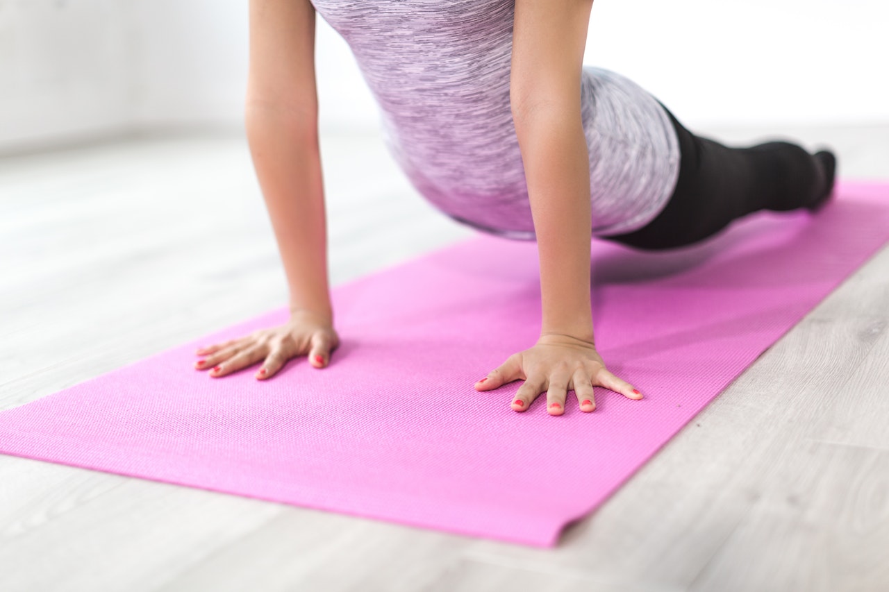 Le yoga et l’ostéoporose : Devriez-vous l’essayer ?