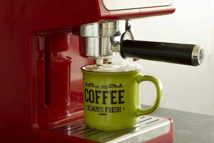 Comment choisir une machine à café pour petit budget?