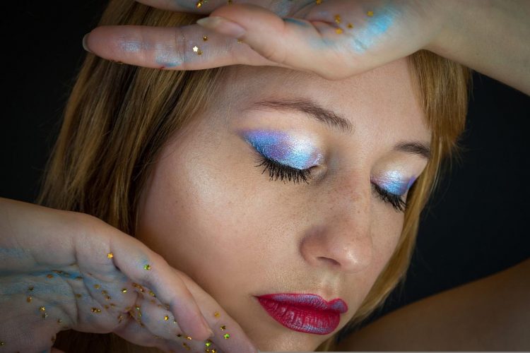 4 conseils pour réussir une ombre à paupières colorée