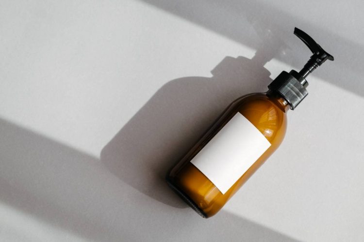 Comment est réalisé l’étiquetage d’un produit cosmétique ?