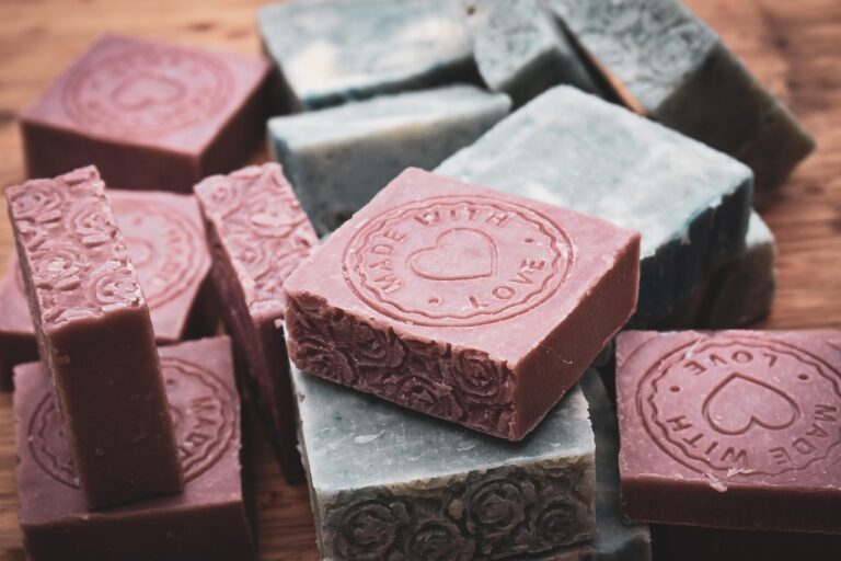 Pourquoi le savon revient dans nos salles de bain ?