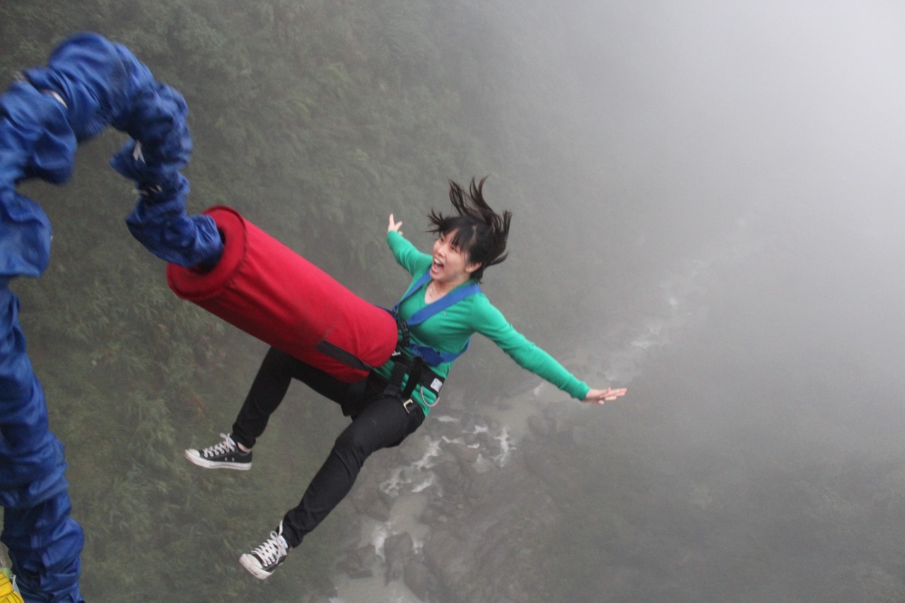 Le saut à l’élastique pour les amateurs de sensations fortes