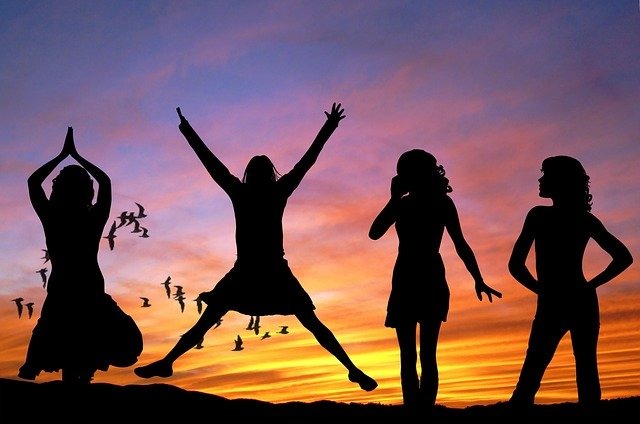 5 activités pour une soirée entre filles pas si typique que ça