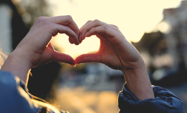 Comment sortir de la dépendance affective : on vous explique tout