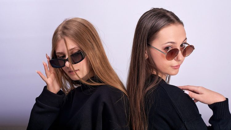 Voguez sur les vagues de la mode féminine avec style et assurance