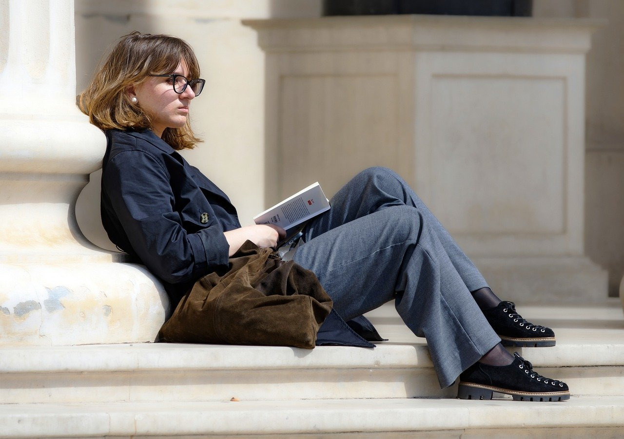 Comment s habiller quand il fait 20 degrés femme : on vous dit tout