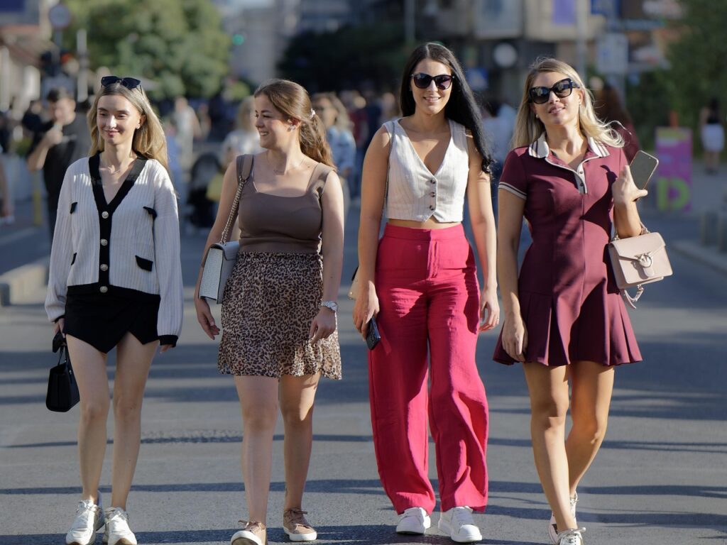 Adopter les tenues légères et élégantes pour femme cet été