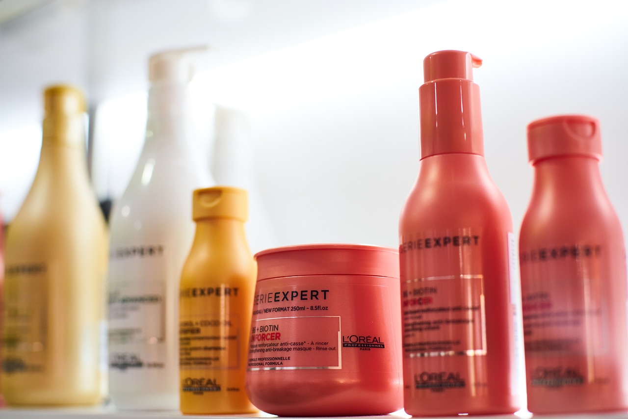Salon de coiffure et vente en ligne de produits capillaires professionnels