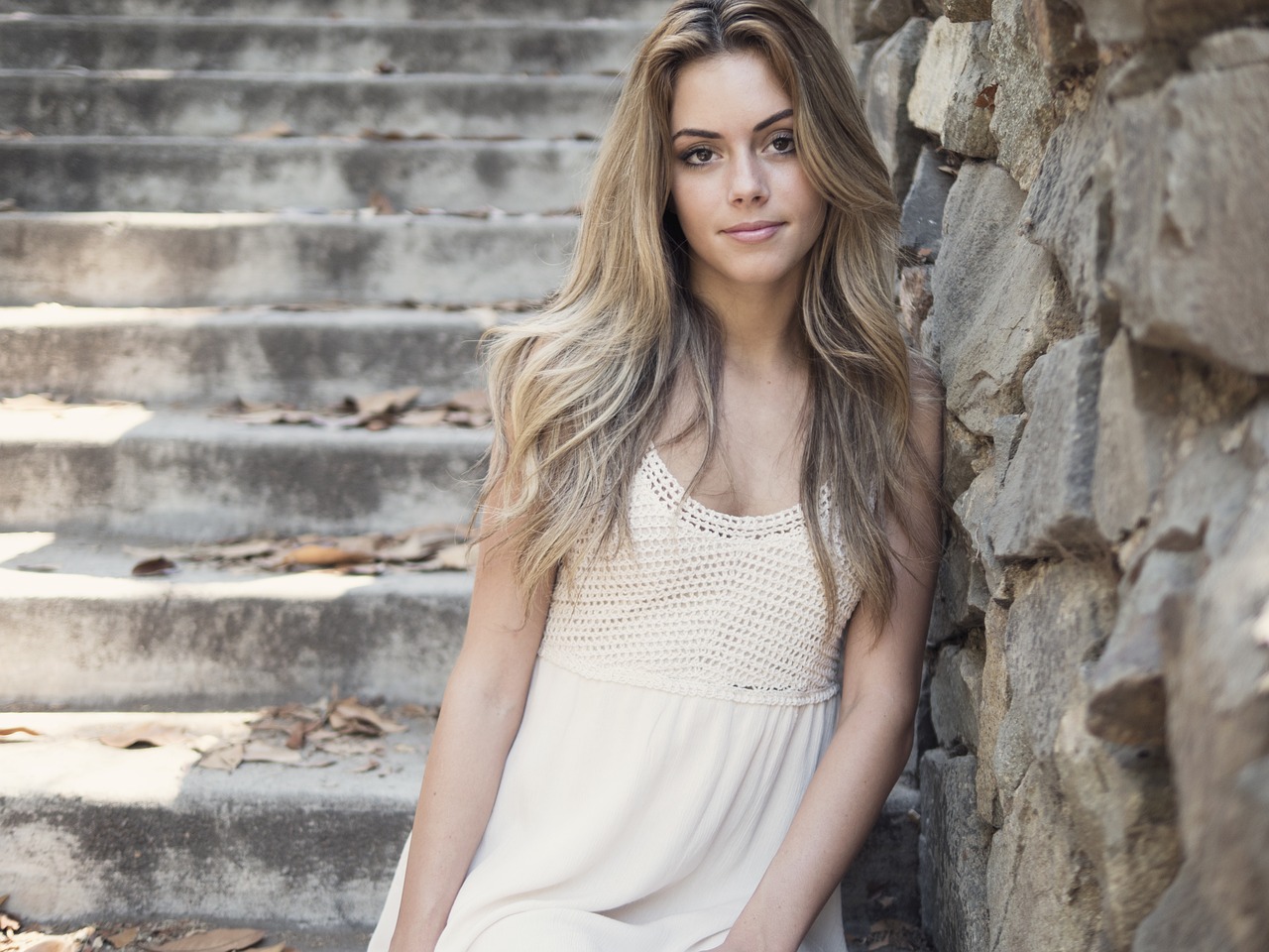 5 astuces incontournables pour les petites femmes : comment bien s’habiller ?