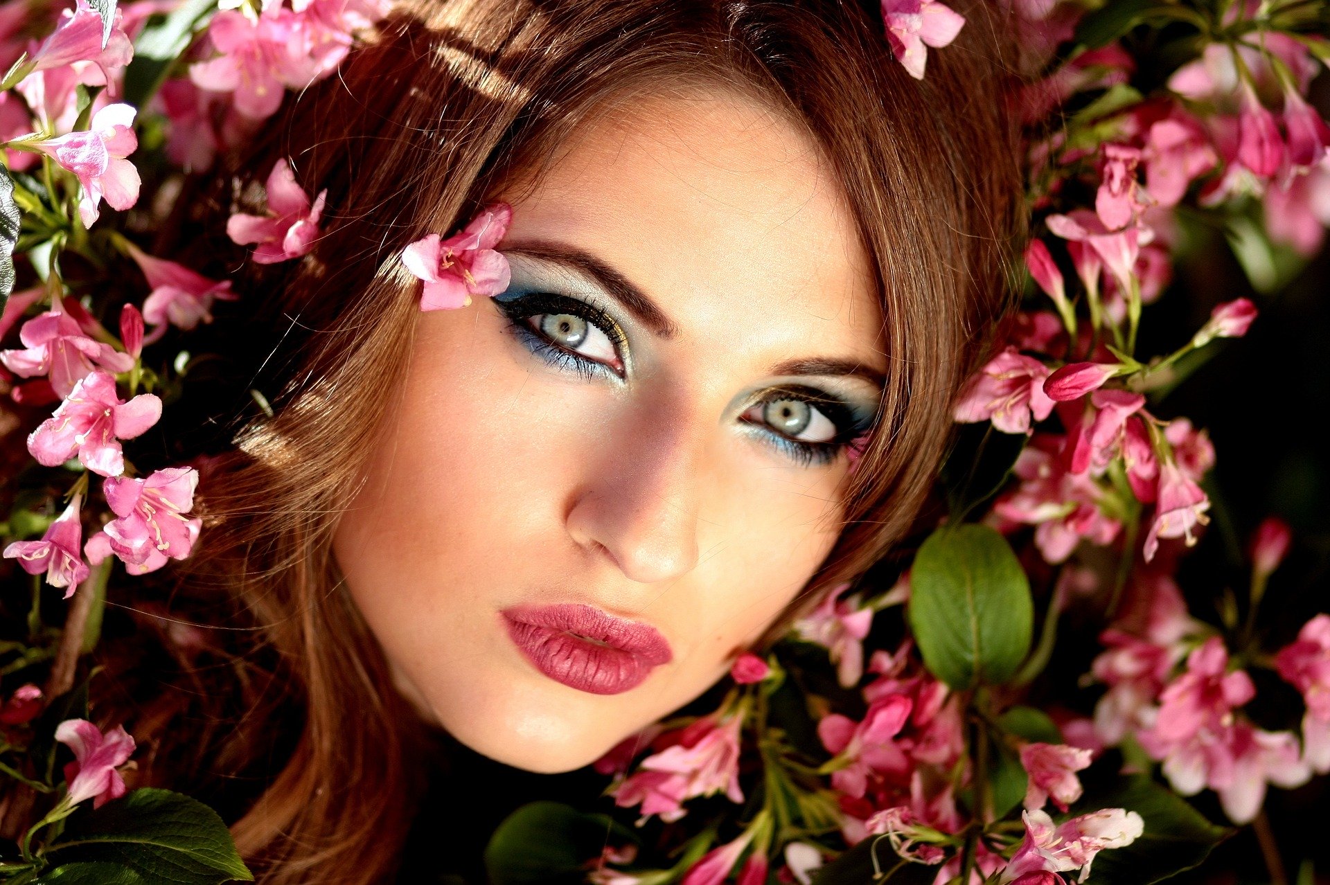 Apprendre les bons gestes lors d’un cours de maquillage