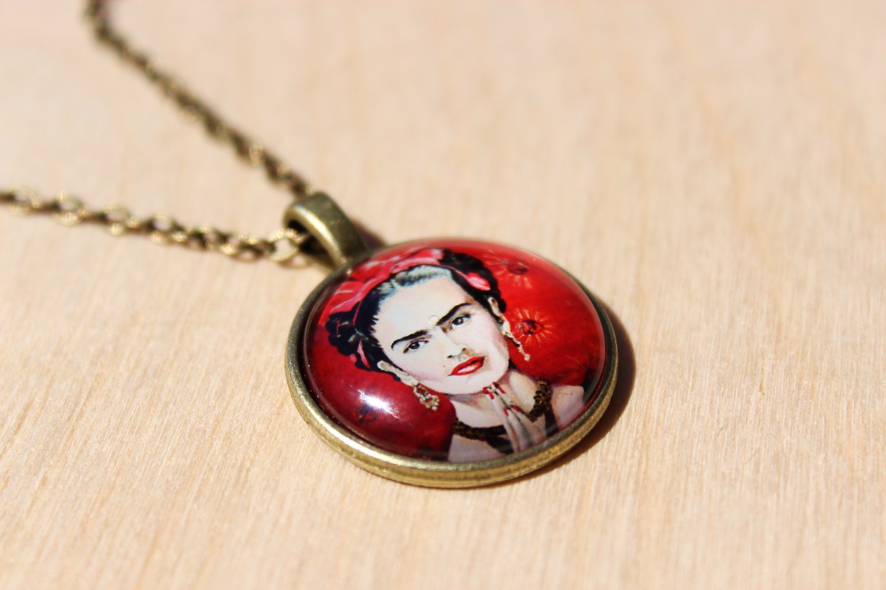 Frida Kahlo : Tout ce que vous ne saviez pas sur l’icône Frida Kahlo