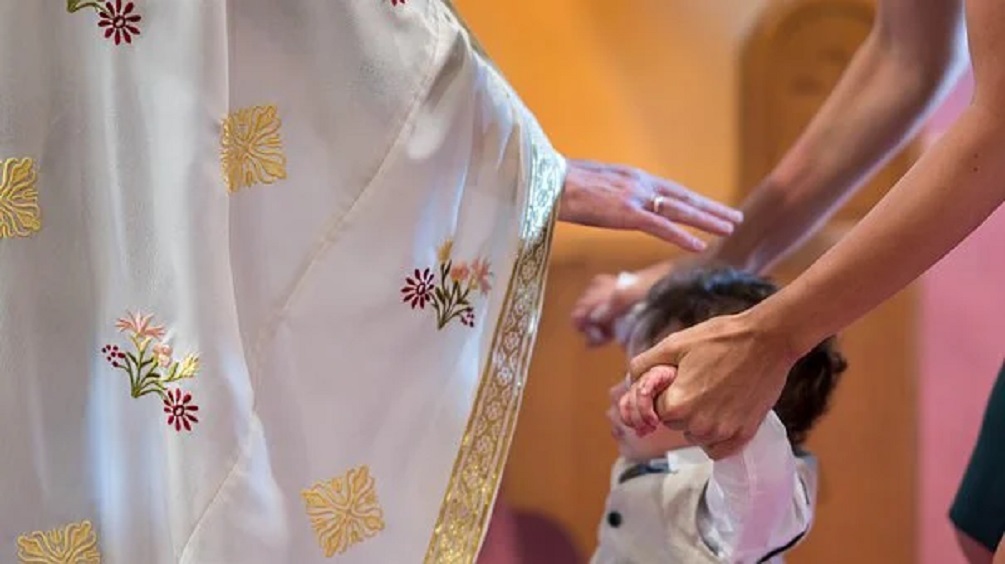 Bijou religieux : le cadeau idéal à offrir pour un baptême