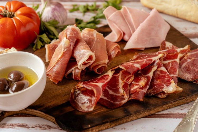 Comment mettre à l’honneur la charcuterie espagnole à l’apéritif ?