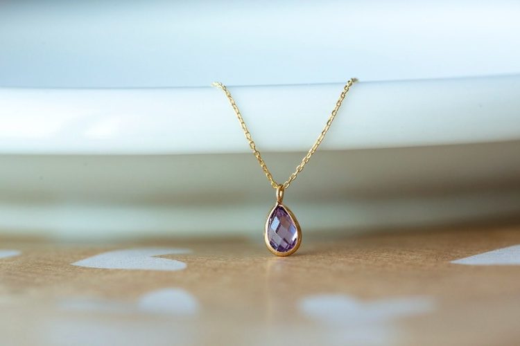 Comment porter un chocker ?