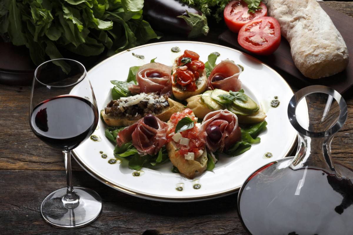 Comment associer les vins à vos plats pour une combinaison de saveurs parfaite ?