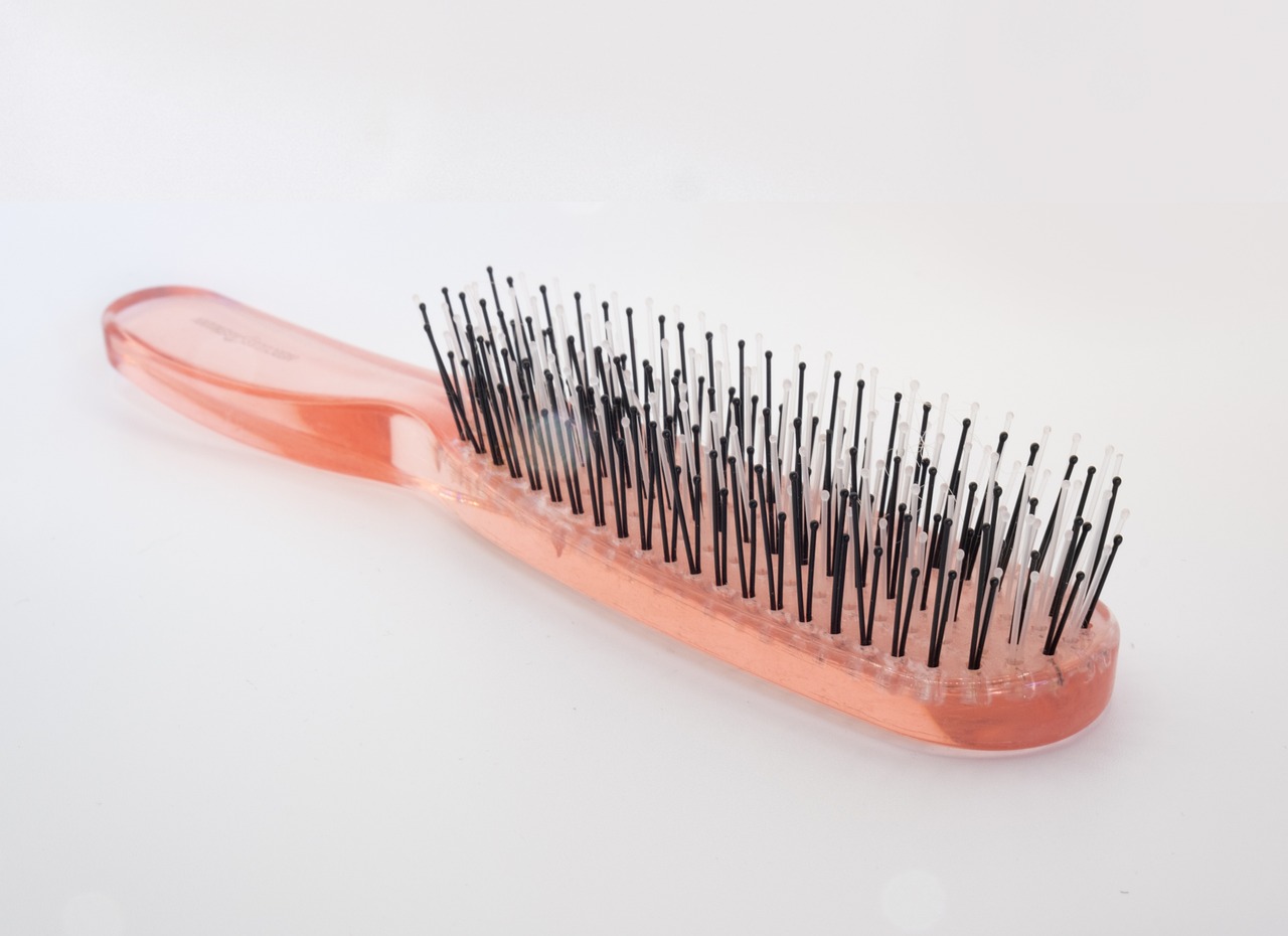 Les avantages d’utiliser une brosse à cheveux naturelle à poils de sanglier