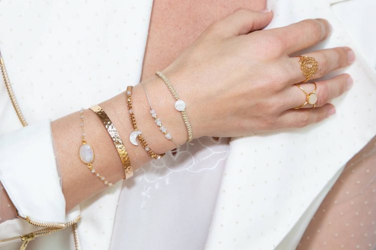 layering de bracelets