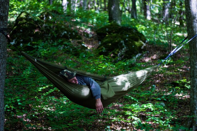 Un enterrement de vie de jeune fille pas comme les autres : osez le stage de survie !